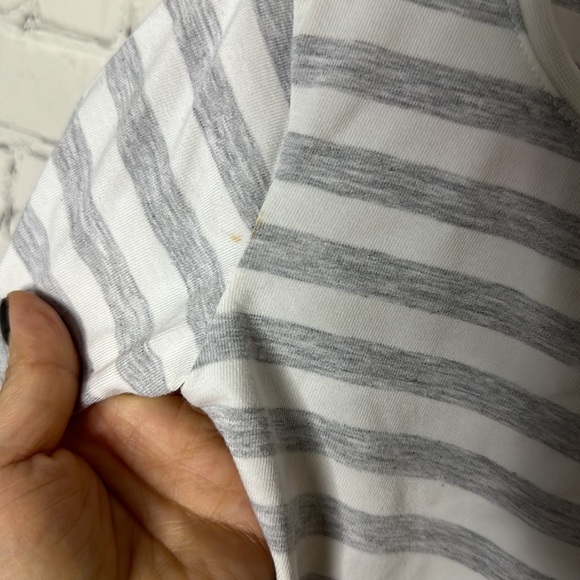 H&M set of 4 soft tees size 2T - Picture 6 of 6